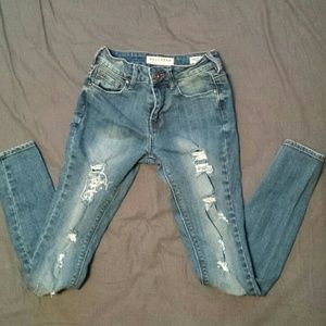 Bullhead High-waisted Skinnies