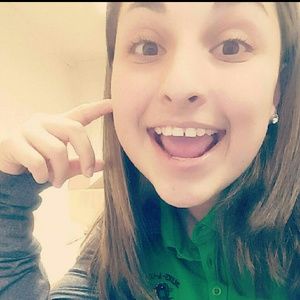 Meet your Posher, Katelyn