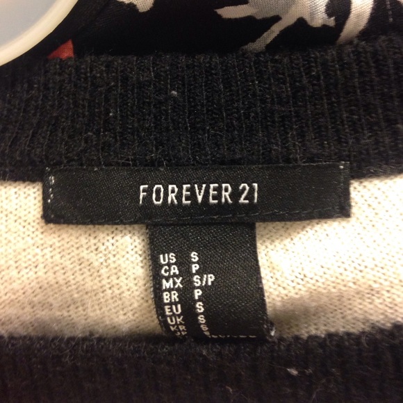 A comfy sweater - Picture 3 of 3