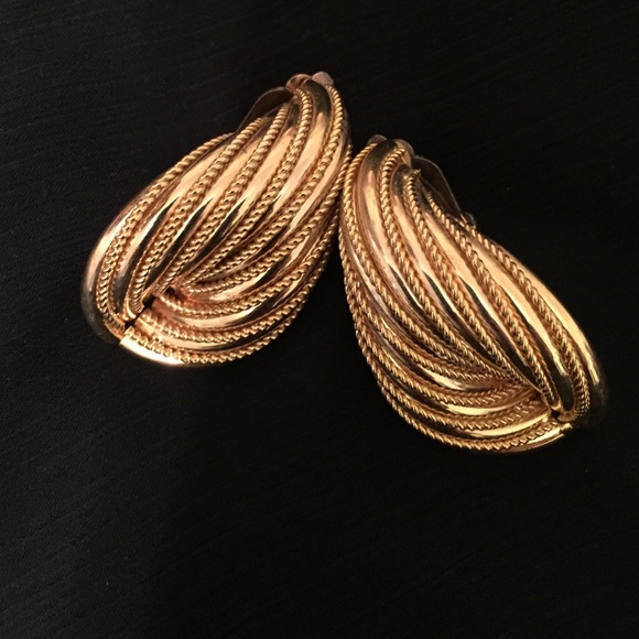 Gold earrings - Picture 1 of 2