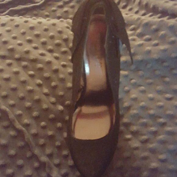 Heels - Picture 2 of 3