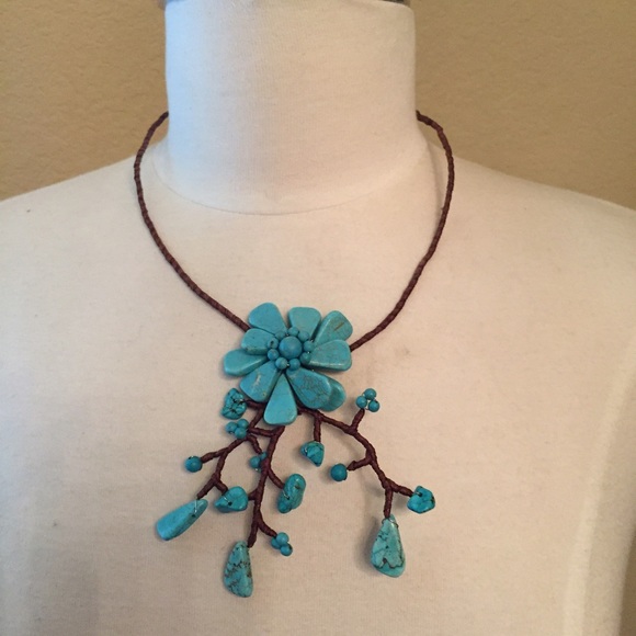 Turquoise-like stone necklace - Picture 1 of 4