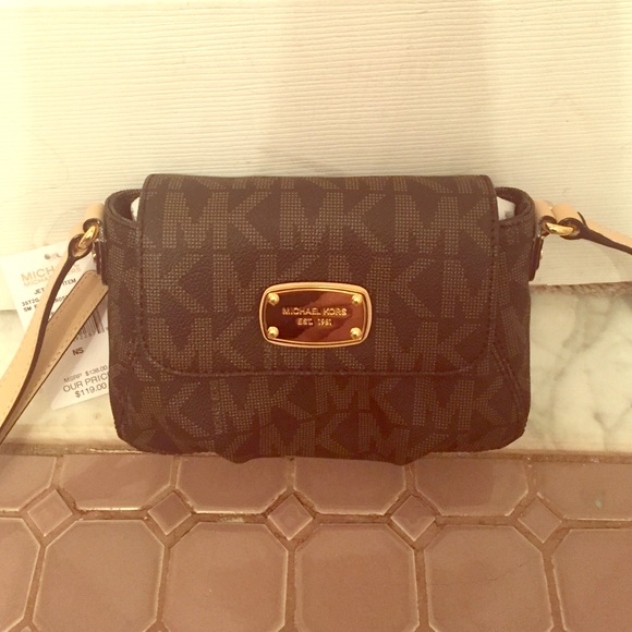 Michael Kors Handbags - Michael kors jetset crossbody brown nwt
