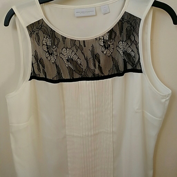 Lace Sleeveless Blouse