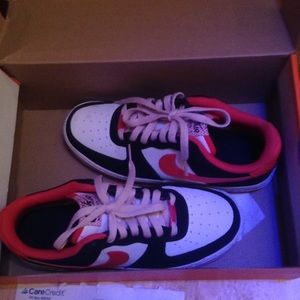 NIKE AIR FORCE ONES SZ 6.5