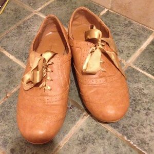 Brown faux leather oxfords