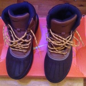 NIKE WOODSIDE ACG BOOTS SZ 7