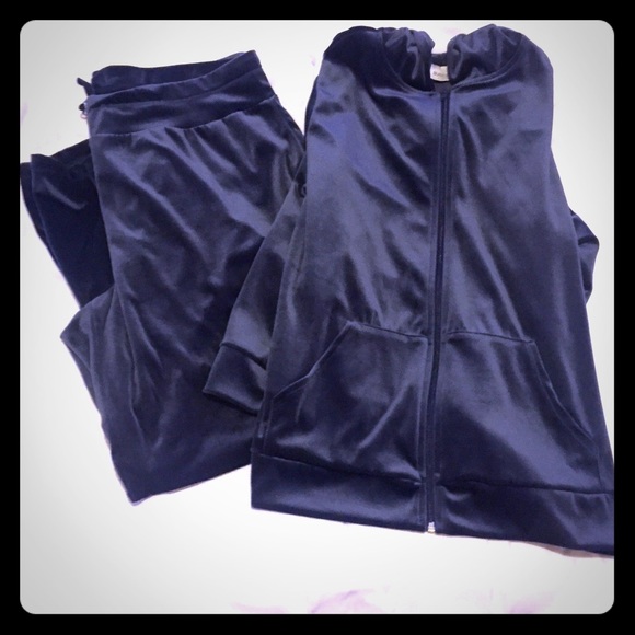 Avenue Velour Sweat Outfit