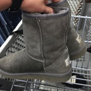 size 2 Uggs