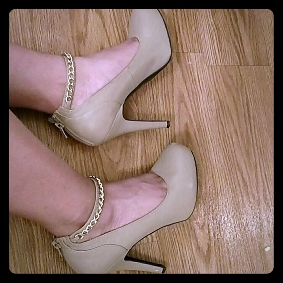 Tan heels