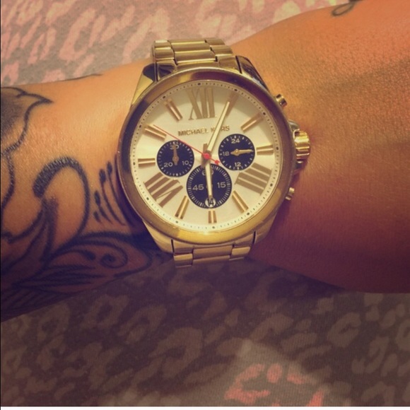 Gold Michael kors watch🌸