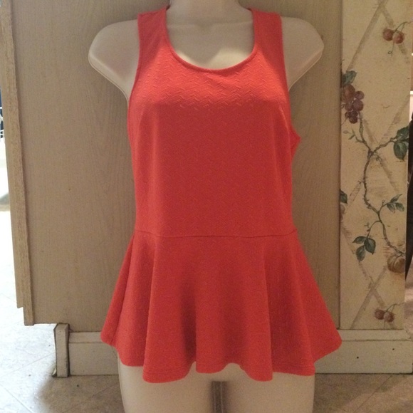 Super cute Xhilaration peplum top!!👚👚