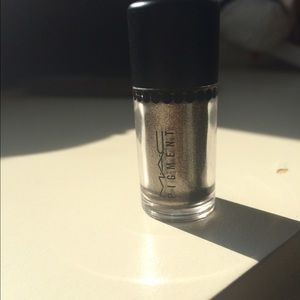 Reserved--MAC pretty it up pigment