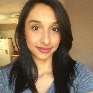 Meet your Posher, Daniela