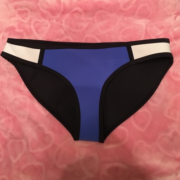 Authentic triangl bottoms TRADED