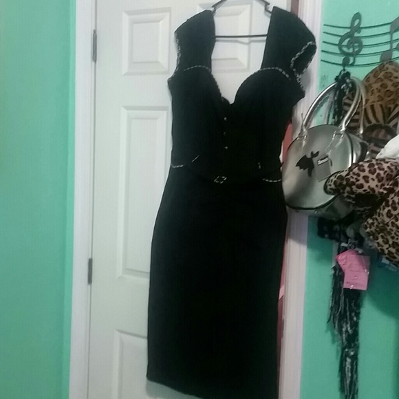 Stop staring dress - Picture 2 of 3