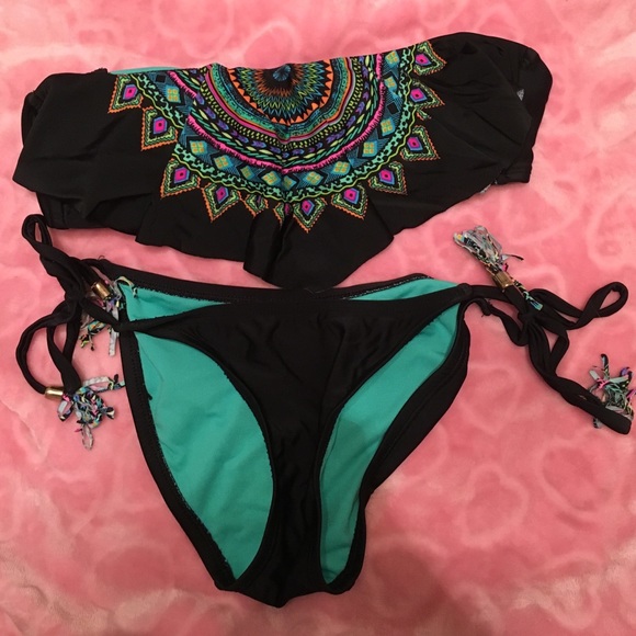 Target strapped bikini