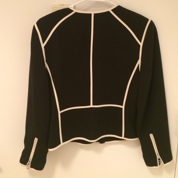 Aritzia Wilfred black blazer - Picture 3 of 3