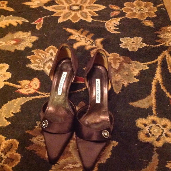 Gorgeous...Manolo Blahnik shoes!! Must SELL
