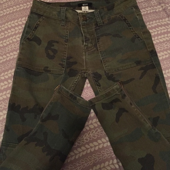 Camouflage skinny jeans
