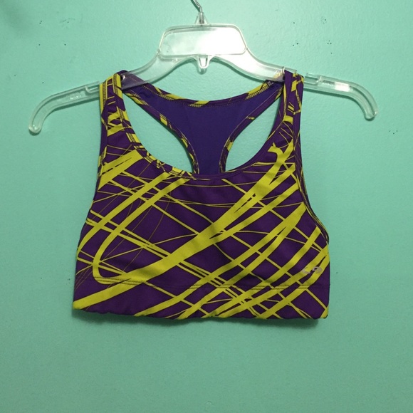 sports bra
