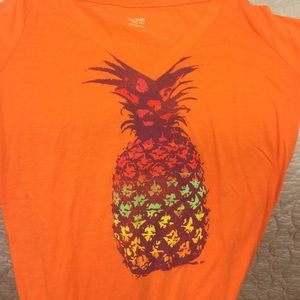 V-NECK PINEAPPLE SHIRT
