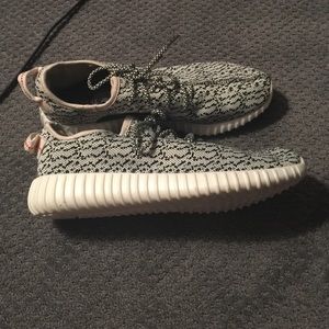 Yeezy boost 350 size 9