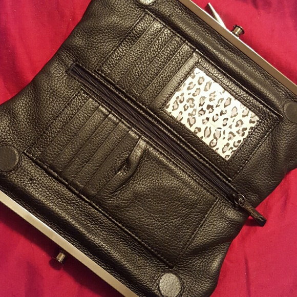 Clutch - Picture 3 of 4