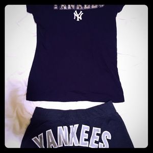Super cute New York Yankee's t-Shirt & shorts