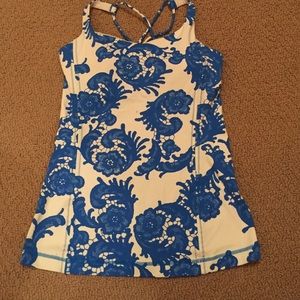 Lululemon workout top