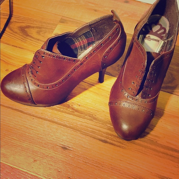 Fergalicious, by Fergie Oxford Heels Size 8