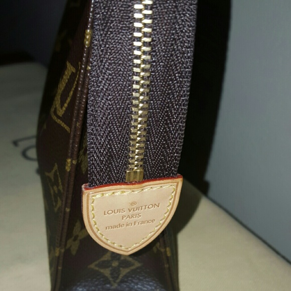 🚫SOLD Authentic Louis Vuitton Toiletry 19 - Picture 3 of 4