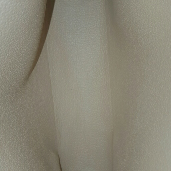 🚫SOLD Authentic Louis Vuitton Toiletry 19 - Picture 4 of 4