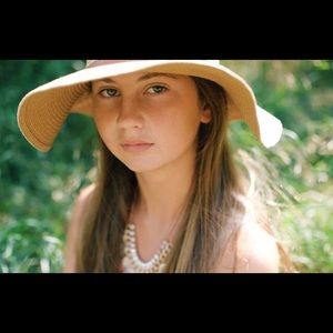 Meet your Posher, Ellaree