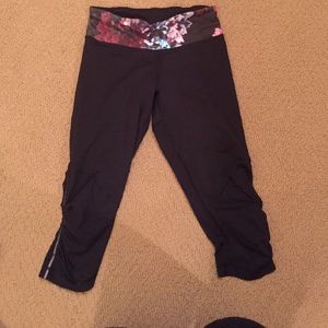 Lululemon Lightweight Crop Pants