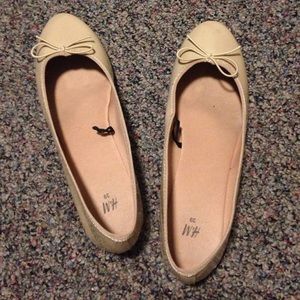 Nude ballet flats