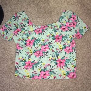 Crop top floral shirt