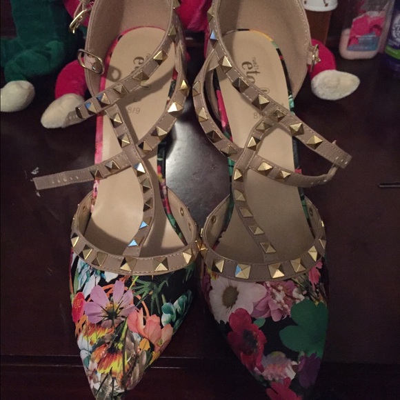 Shoes - Picture 3 of 3