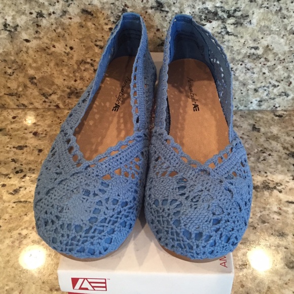 New in box American Eagle blue crochet flats