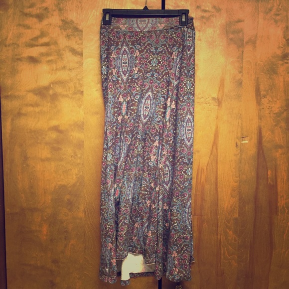 Lily White Printed maxi skirt, size M