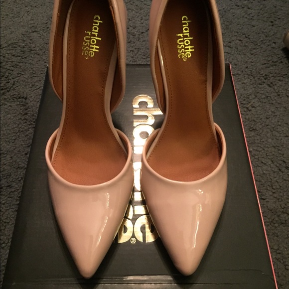 Pointed toe heels