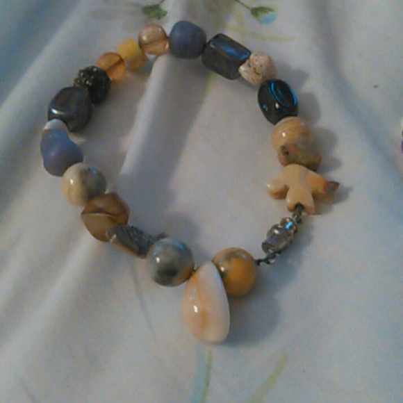 Three bracelets - Picture 2 of 4