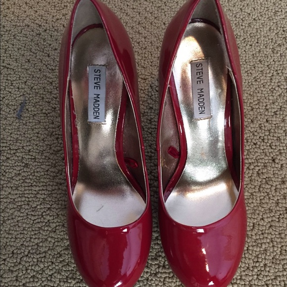 Steve Madden red hot pumps - Picture 2 of 3