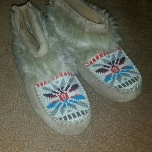 Moccasin slippers