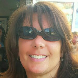 Meet your Posher, Laurie