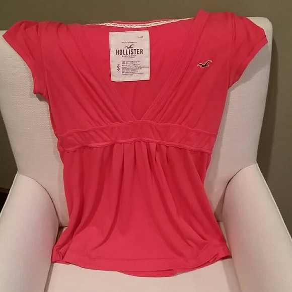 Hollister coral tee