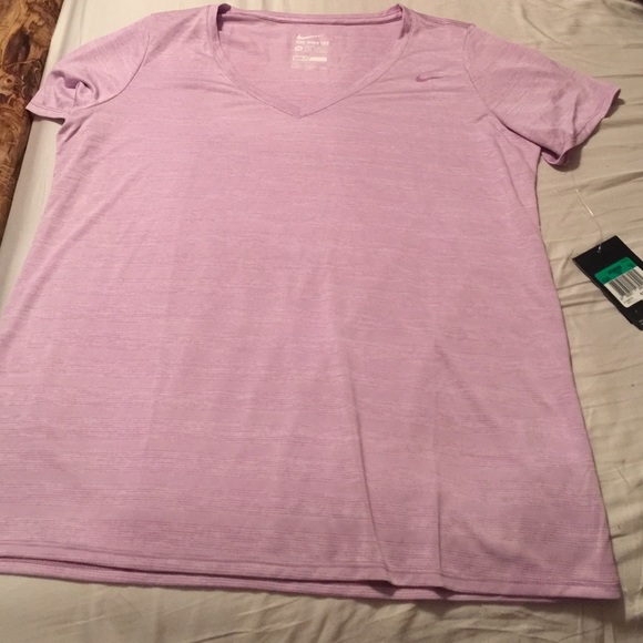 Nike Tee Athletic Cut