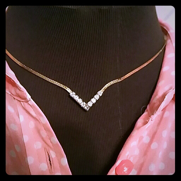 Jewelry - Super Cute Necklace!