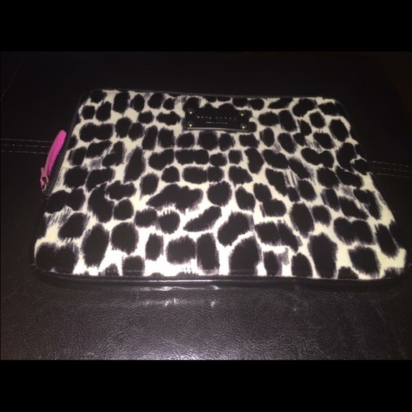 Kate spade iPad case. Fits full size iPad.