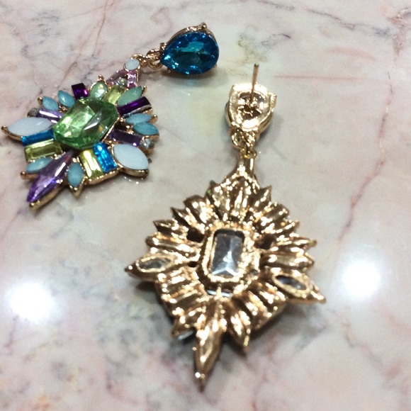 statement earrings - Picture 2 of 3